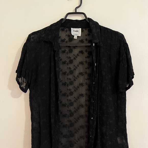 detailed button down - Picture 1 of 3